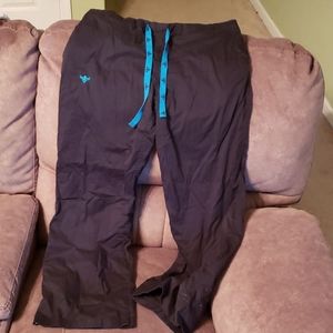 Med coutouir scrub pants